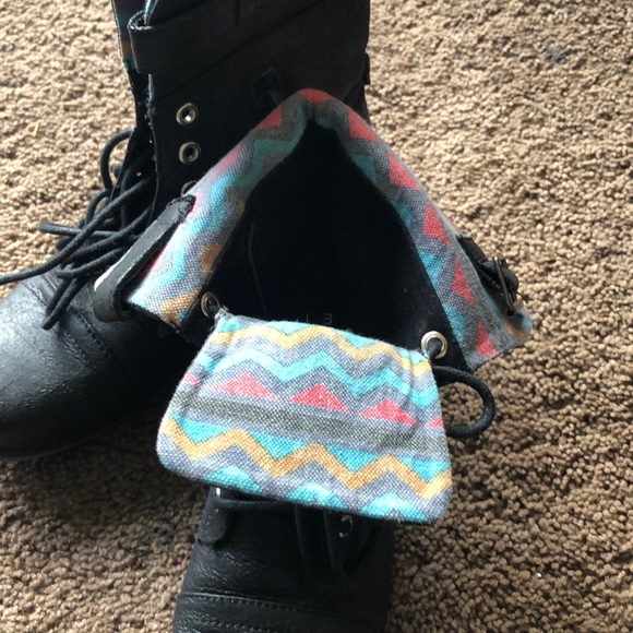 Madden girl combat boots - Picture 2 of 4